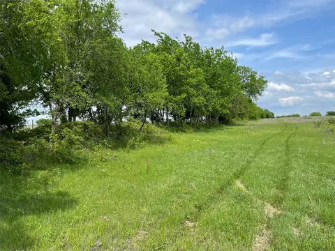 5028 Dove St, Greenville, TX 75401
