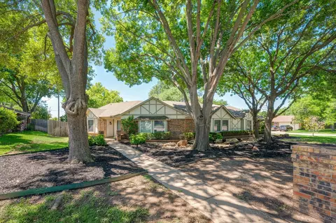 2065 Normandy Dr, Hurst, TX 76054