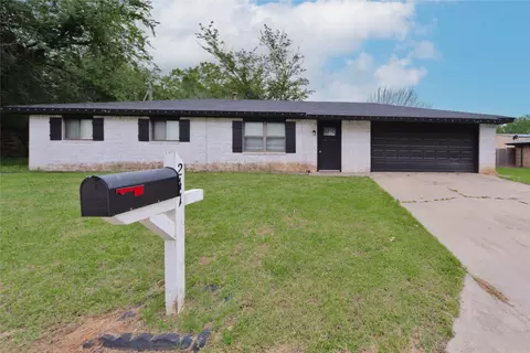 241 Alicia St, Bowie, TX 76230