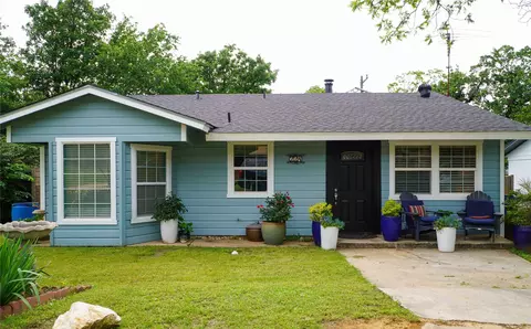 224 W Val Verde Cir, Keene, TX 76059