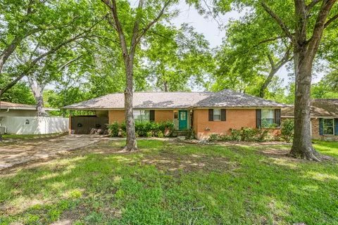 909 Saturn Springs Dr, Garland, TX 75041