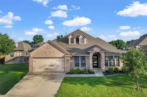 63 Lucas Ln, Edgecliff Village, TX 76134