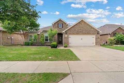 2032 Speckle Dr, Fort Worth, TX 76131