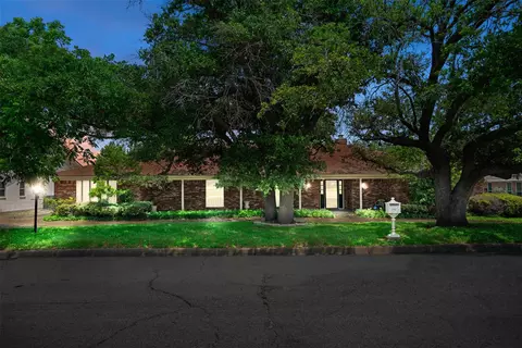 405 Lake Charles Ave N, Fort Worth, TX 76103