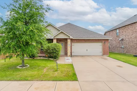 8817 Noontide Dr, Fort Worth, TX 76179