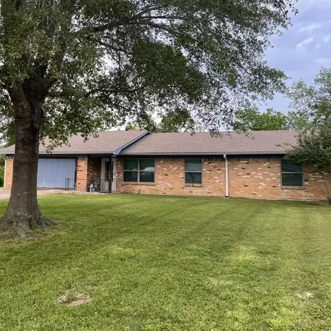 742 Henderson St, Wills Point, TX 75169