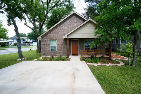 1031 W Gandy St, Denison, TX 75020