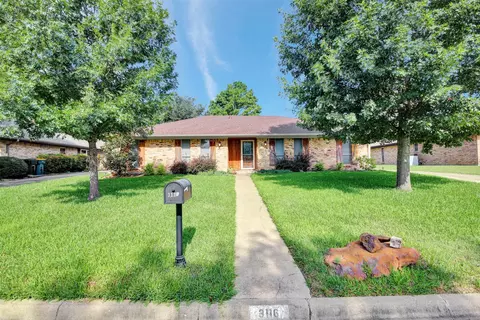 3116 Redbud Trl, Sherman, TX 75092
