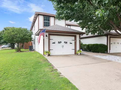 7521 Kings Trl, Fort Worth, TX 76133