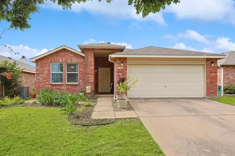 6208 Thoroughbred Trl, Denton, TX 76210