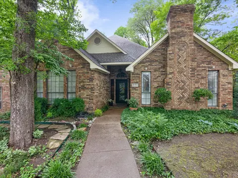801 Torrey Pines Ln, Garland, TX 75044