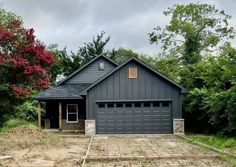 621 E Wardville St, Cleburne, TX 76031