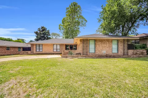 910 Green Hill Rd, Dallas, TX 75232
