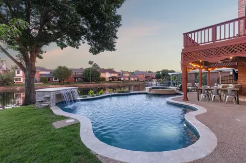 986 Laguna Dr, Coppell, TX 75019