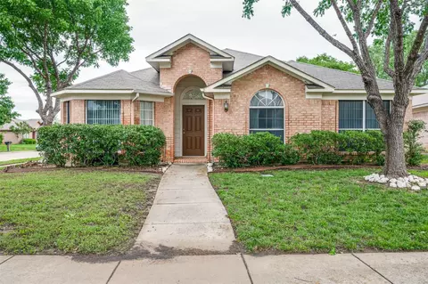 7792 Beaver Head Rd, Fort Worth, TX 76137