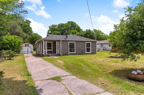 3210 Minoco Dr, Dallas, TX 75227