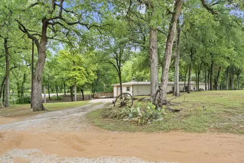 1001 Green Tree Dr, Weatherford, TX 76087