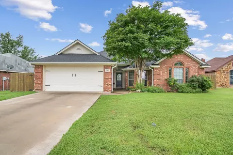 1809 Roadrunner Dr, Weatherford, TX 76088