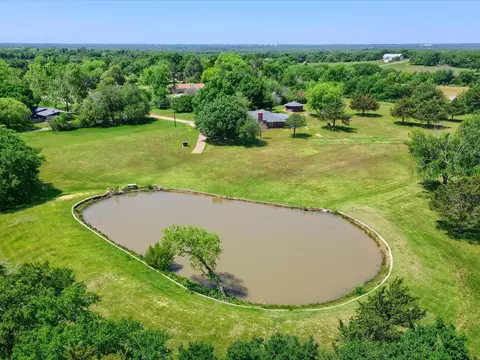 565 Snow Rd, Denison, TX 75021