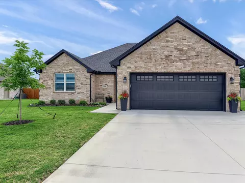 306 Ella St, Whitesboro, TX 76273