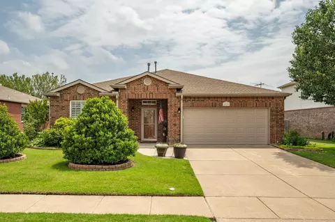 1616 Marble Cove Ln, Denton, TX 76210