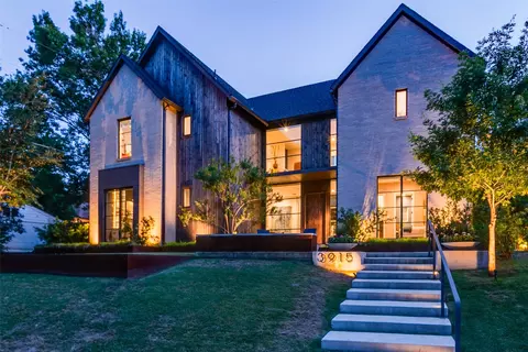 3915 Frontier Ln, Dallas, TX 75214
