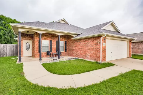 3025 Lake Ridge Dr, Sanger, TX 76266