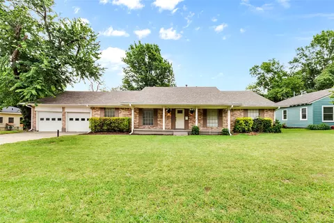 214 Center St, Whitesboro, TX 76273