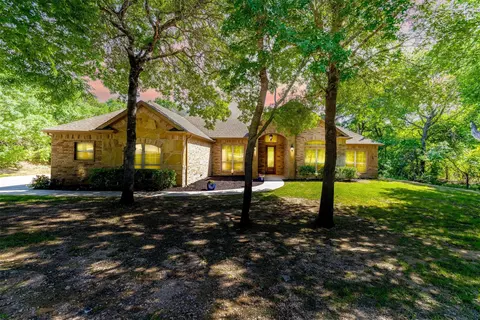 168 Blacktail Ln, Azle, TX 76020