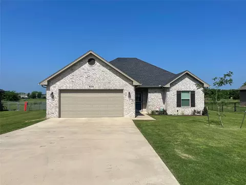 616 Mohawk Dr, Tioga, TX 76271