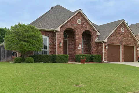 1814 Lakes Edge Blvd, Mansfield, TX 76063