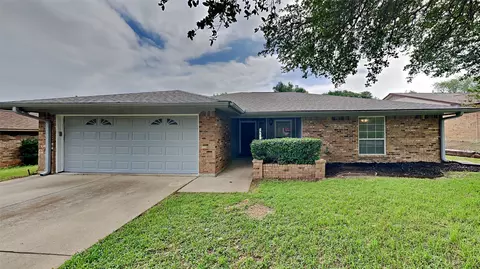 5205 Fallworth Ct, Fort Worth, TX 76133