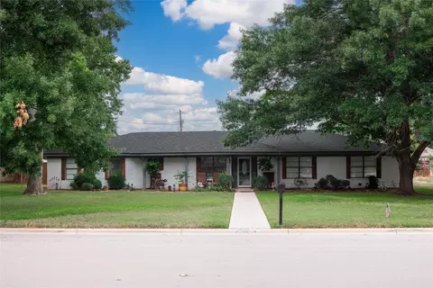 2711 Good Shepherd Dr, Brownwood, TX 76801