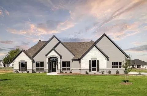 374 Wayward Spur, Springtown, TX 76082