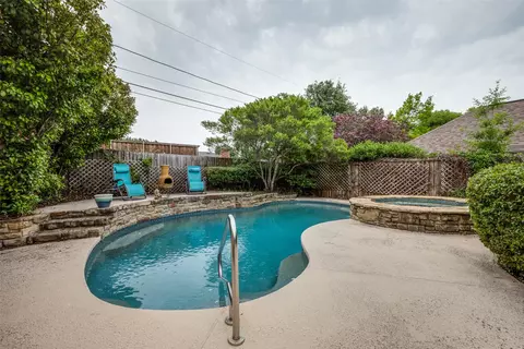 8430 Stable Glen Dr, Dallas, TX 75243