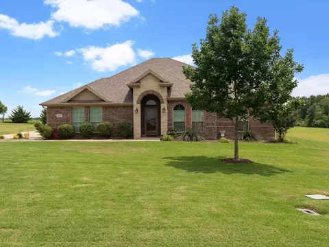 1605 Yahweh St, Leonard, TX 75452