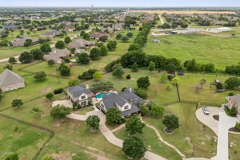 821 Saddlebrook Dr, Lucas, TX 75002