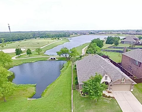 516 Amber Ln, Aubrey, TX 76227