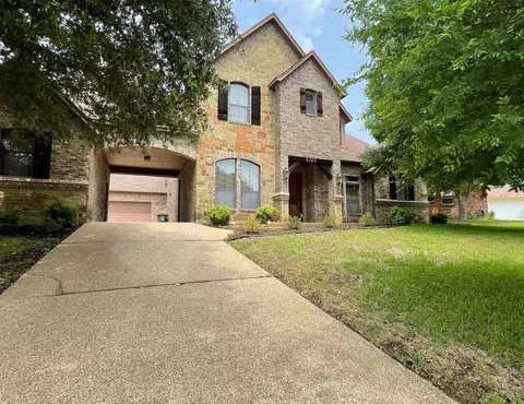 5703 Trail Lake Dr, Arlington, TX 76016