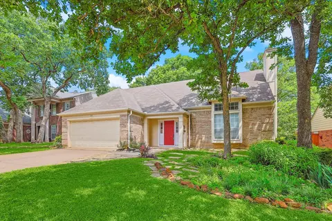 510 Briarcroft Dr, Grapevine, TX 76051
