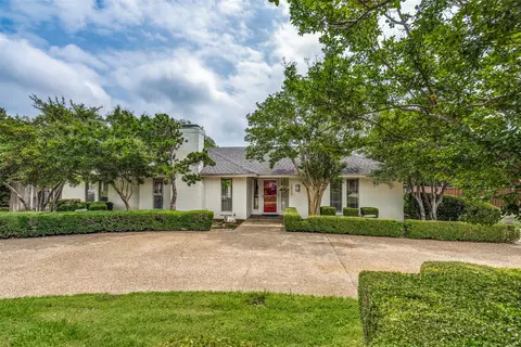 1800 Greenway Dr, Plano, TX 75075