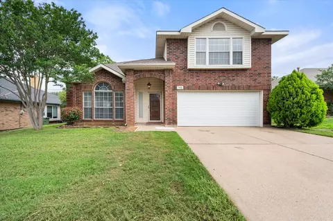 7011 Hawaii Ln, Arlington, TX 76016