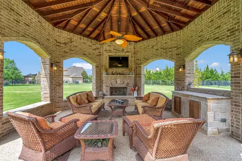 161 Yorkshire Dr, Heath, TX 75032