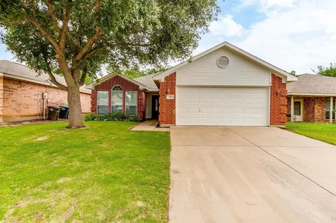 749 Dema Ln, Burleson, TX 76028
