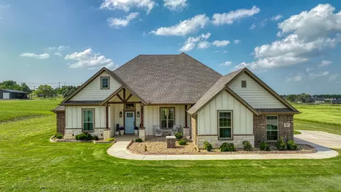 1009 Paradise Pkwy, Poolville, TX 76487