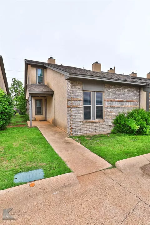 19 Crossroads Dr, Abilene, TX 79605
