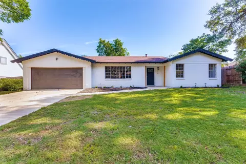 204 Victorian Dr, Fort Worth, TX 76134