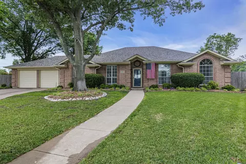 8624 Kirk Ct, North Richland Hills, TX 76182