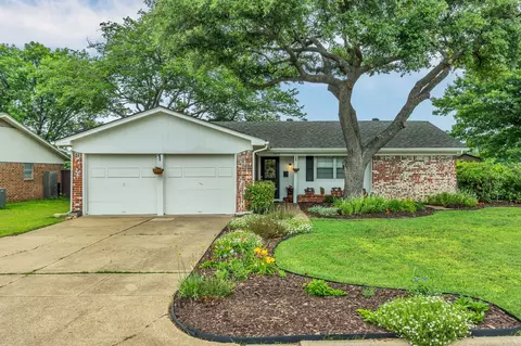 7413 Christopher Ct, North Richland Hills, TX 76180