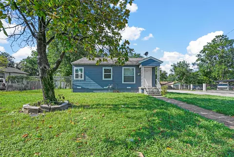 1548 Maple Dr, Garland, TX 75042